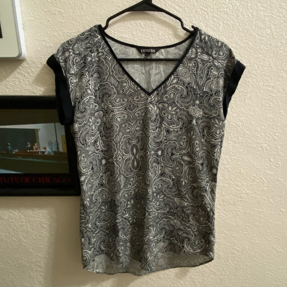 Express Satin Black & White Paisley Blouse